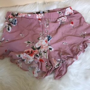 Kendall & Kylie Rosa Jones shorts
